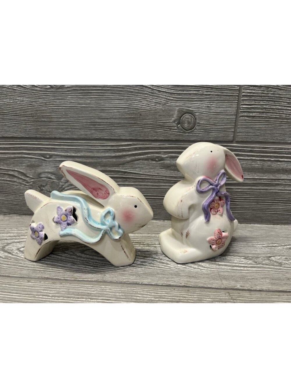 K’s Collections Set of 2 Bunny Rabbits Distressed Flowers Bows 1990s